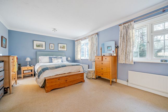 25, Hurstwood, Ascot photo 3