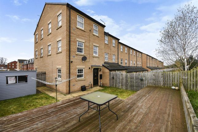 Town house for sale in Boothferry Park Halt, Hull