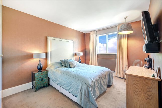 Flat to rent in Cromwell Road, South Kensington