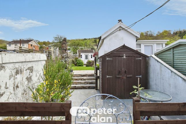 33, Lyons Place, Neath photo 4