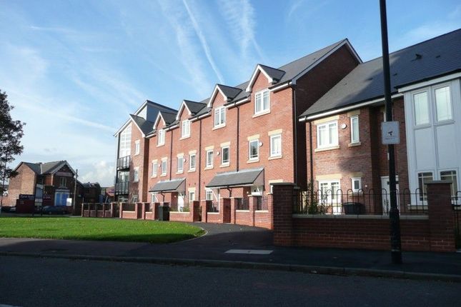 Town house to rent in Bold Street, Hulme, Manchester