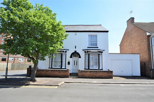 Detached house for sale in George Street, Rugby