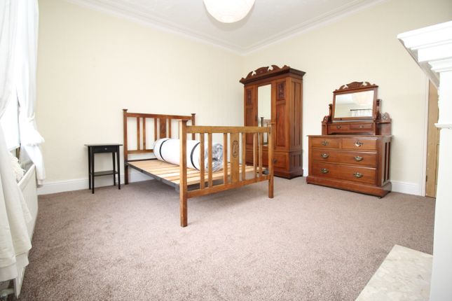 Thumbnail Shared accommodation to rent in Cecil Street, Armley, Leeds
