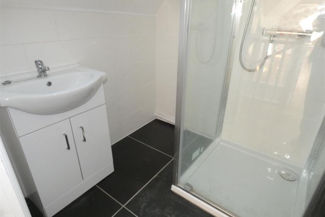 Ensuite 2.Jpg