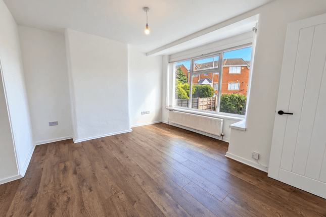 62 Hacking Street, SALFORD photo 2