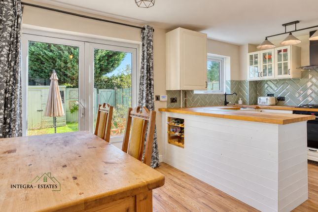 4 Woodland Close, West Malling photo 4