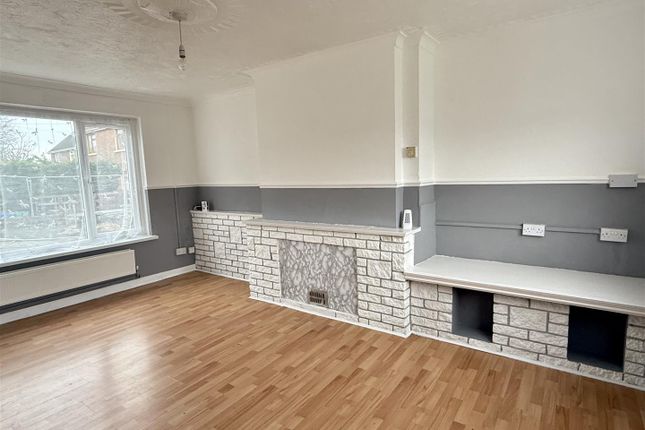 33, Maesgwern, Llanelli photo 3