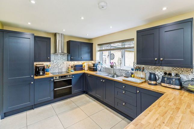 8, Meadow Way, Cheshire photo 3