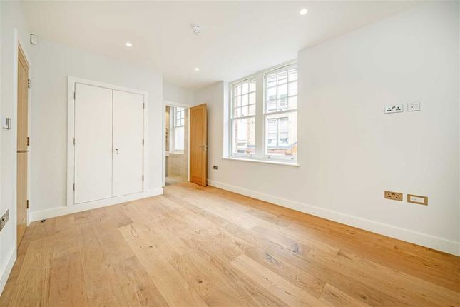First Floor Flat, 75-77, Marylebone Lane, London photo 4
