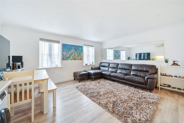12, Trafalgar Court, Cobham photo 3