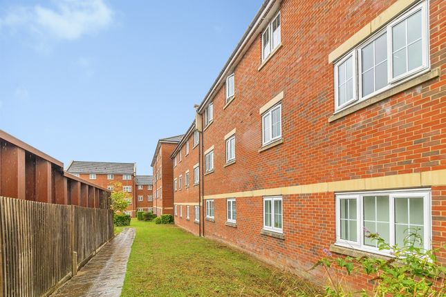 58, Watling Gardens, DUNSTABLE photo 2