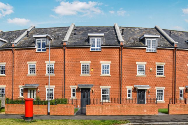 Town house for sale in Planets Way, Biggleswade