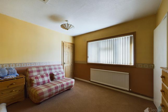 Flat for sale in Sharpecroft, Harlow