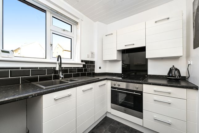 22, Durham Grove, Bonnyrigg photo 4