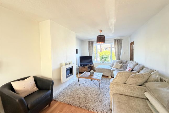 62, Quickedge Road, Mossley photo 3