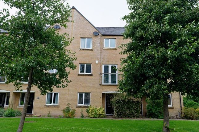 Thumbnail Room to rent in Skipper Way, Little Paxton, St. Neots