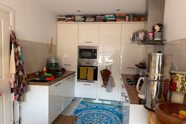 4 Lakeside Close, Faversham photo 4