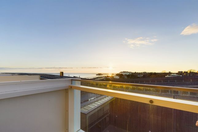 Bayside, Brighton Road, Worthing photo 2