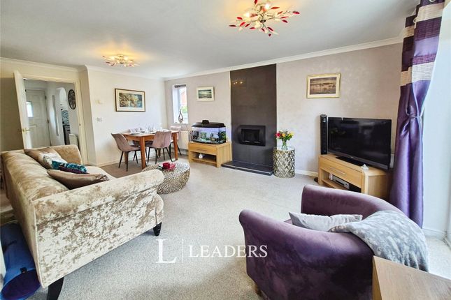 9, Moors Close, Milton Keynes photo 3