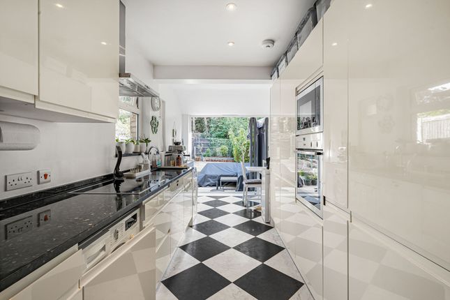 24 Gladstone Road, Ashtead photo 4