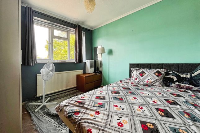 2, Leaholme Gardens, Berkshire photo 4