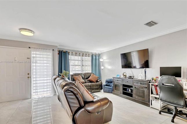 Town house for sale in 10936 Nw 7th St # 1002, Miami, Florida, 33172, United States Of America