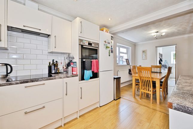 21, Orchard Way, Beaminster photo 4