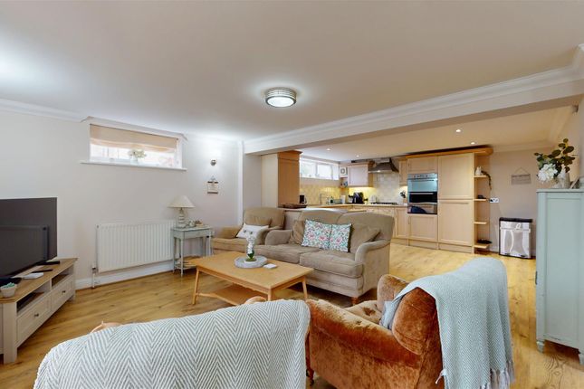 Flat 3, 18, Victoria Avenue, Swanage photo 3