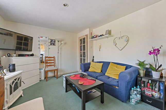 Flat for sale in Chartwell Close, Greenford