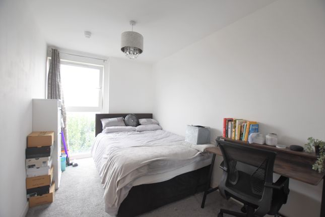 Flat for sale in Monarch Way, Ilford
