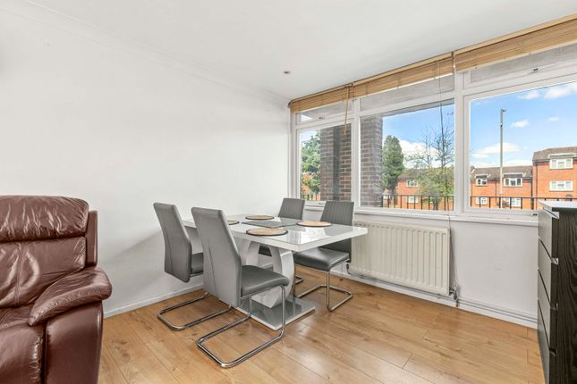 14a, Chenies Parade, Little Chalfont photo 4
