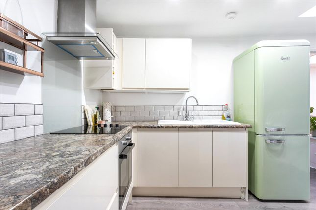 Flat for sale in Petherton Road, London