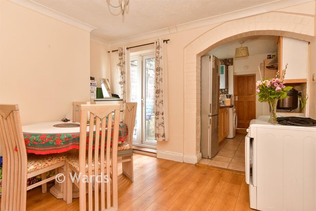 26, Providence Street, Greenhithe photo 3