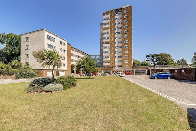 2-bed flat on 32 Manor Lea Boundary Road, Worthing, £200,000