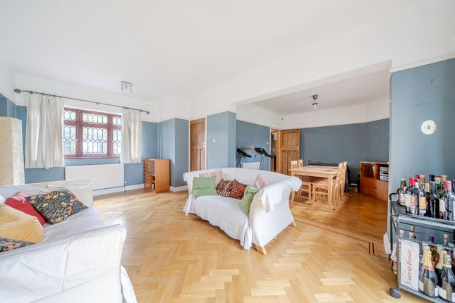 21, Manor Drive, Esher photo 3