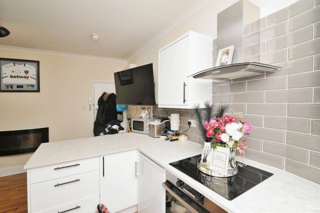 Flat 3, 6, Upper Maze Hill, St. Leonards-On-Sea photo 4