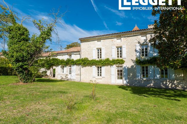 Villa for sale in Saint-Michel, Charente, Nouvelle-Aquitaine