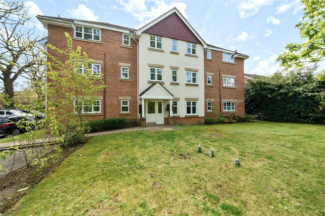 Flat for sale in Lightwater, Surrey