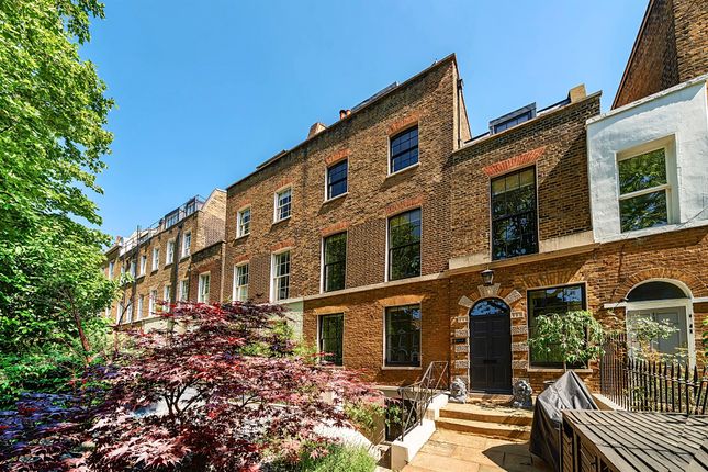 Thumbnail Flat for sale in Kennington Park Road, London