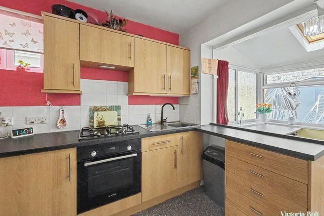 25, Laira Park Crescent, Plymouth photo 3
