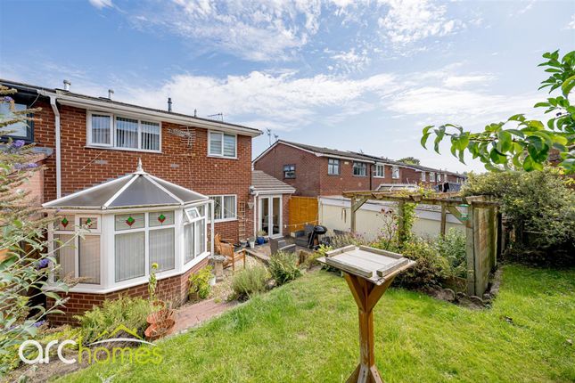 17 Hillside Avenue, Manchester photo 4