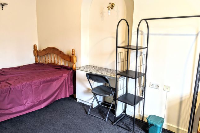 21, Brook Street, PONTYPRIDD photo 5