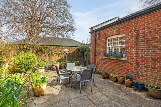Armoury Cottage, 10 Gar Street, Winchester photo 4