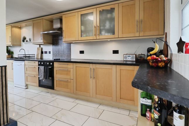 54, Heol Miles, Pontyclun photo 3