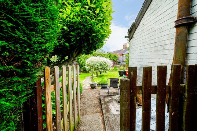 26, Soulbury Road, Linslade photo 4