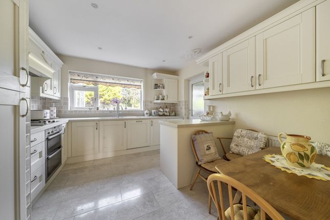 2 Burlington Gardens, Chichester photo 3