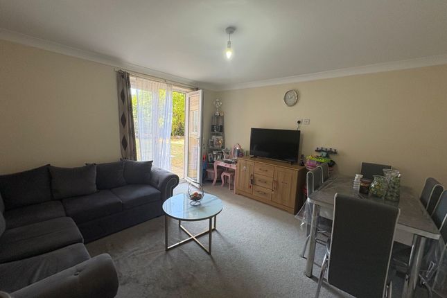 7 Stewart Lodge GOLD SUB,, Sycamore Avenue, Chandler's Ford photo 5