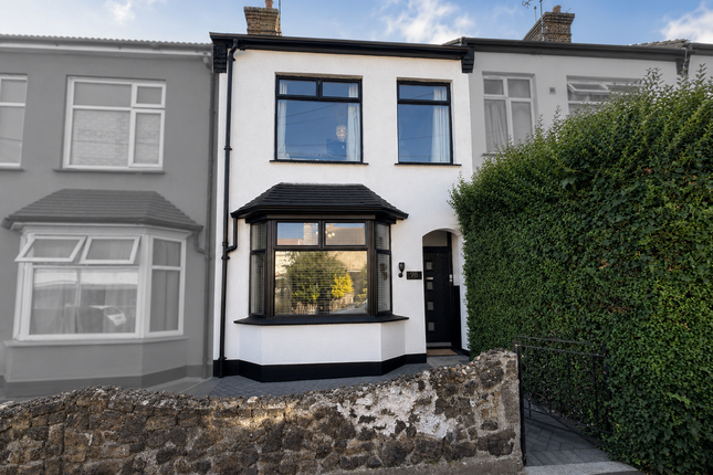 3-bed terraced on Gainsborough Drive, Essex, £350,000