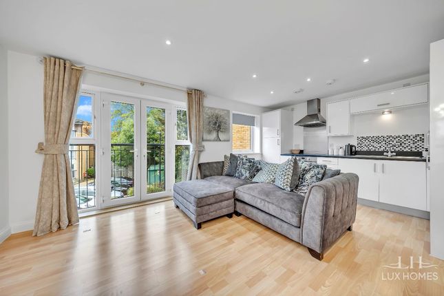Flat 12, Grangewood Court, Hornchurch photo 2