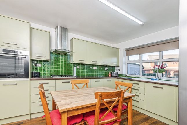 32, Long Causeway, Wakefield photo 4